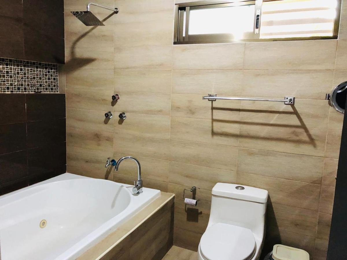 Casa Lili 2: Luxurious/Amplio/Hot Water/Economic/Wifi/Tv Apartment Valladolid  Exterior photo