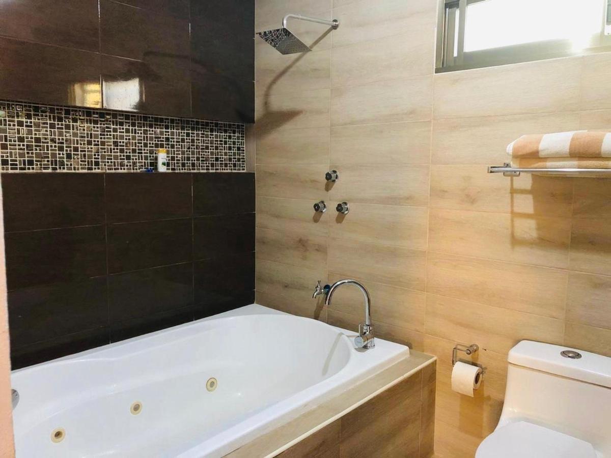 Casa Lili 2: Luxurious/Amplio/Hot Water/Economic/Wifi/Tv Apartment Valladolid  Exterior photo