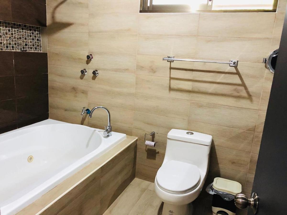 Casa Lili 2: Luxurious/Amplio/Hot Water/Economic/Wifi/Tv Apartment Valladolid  Exterior photo