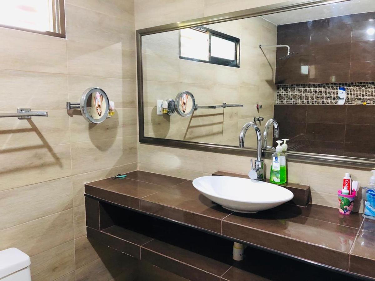 Casa Lili 2: Luxurious/Amplio/Hot Water/Economic/Wifi/Tv Apartment Valladolid  Exterior photo